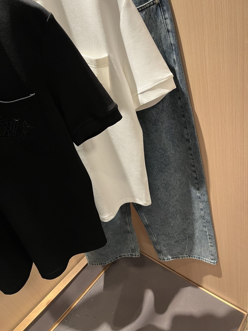 l0vis Vvtt0n t-shirt